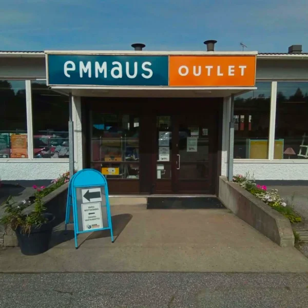 Emmaus outlet skylt