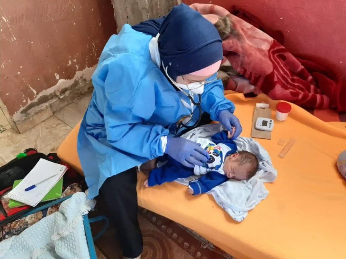 Solidaritetsarbte med en bebis.