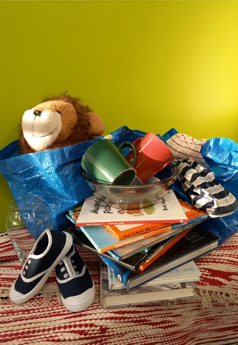 Bild på en påse med diverse saker för varumottagningen.